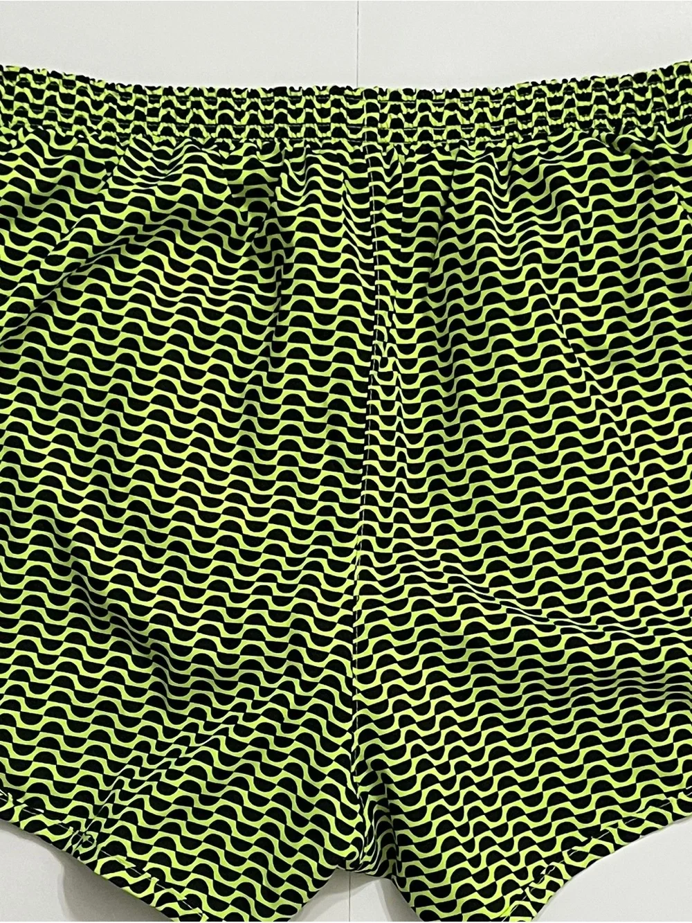 Nike Women's Tempo Running Shorts In Neon Yellow & Black Size Large